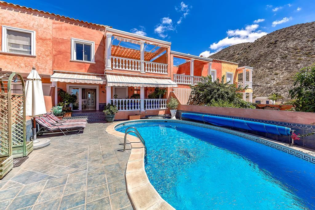 Villa In Los Cristianos Los Cristianos  Eksteriør billede